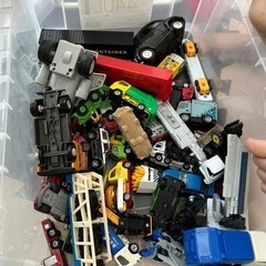 トミカなどの画像