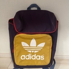 adidas リュックサックの画像
