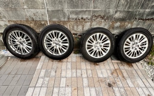 車のパーツ タイヤ、ホイール