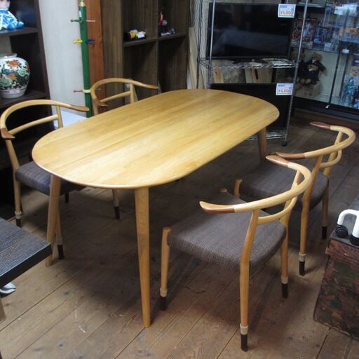 ダイニングテーブル　イス×4　セット