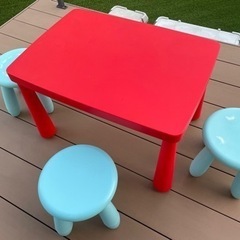 IKEA キッズテーブル　イス3脚セット