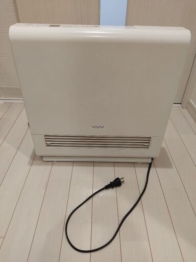 サンヨー　セラミックファンヒーター　加湿