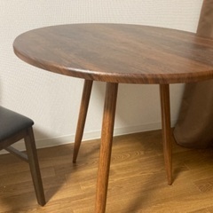 北欧風のテーブル&チェアセット　机と椅子のセットの画像