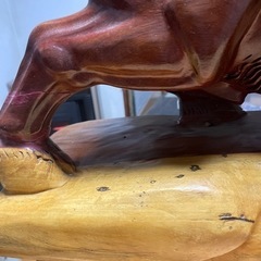 取引決まりました木彫りの牛(置き物)の画像