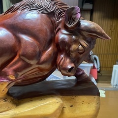 取引決まりました木彫りの牛(置き物)の画像