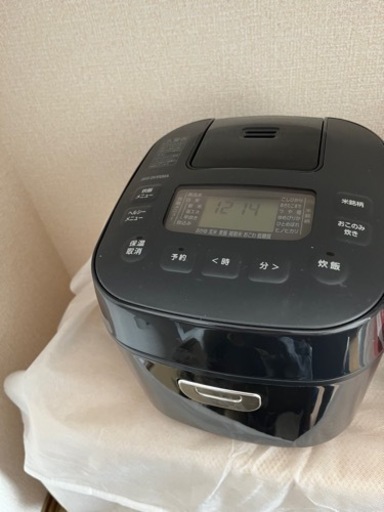 アイリスオーヤマ　炊飯器　3合