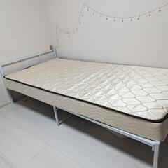 ニトリのシングルベッド+マットレスの画像
