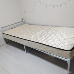 ニトリのシングルベッド+マットレス