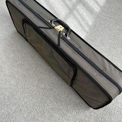 新品　未使用　長期保管品　4/4バイオリンのケースと新品の弓