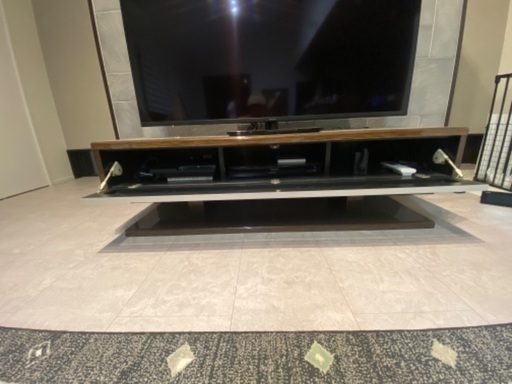 テレビボード、テレビ台