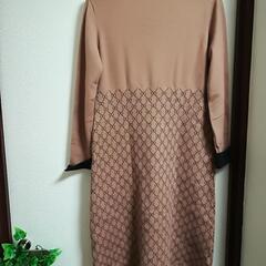 オシャレなニットワンピースの画像