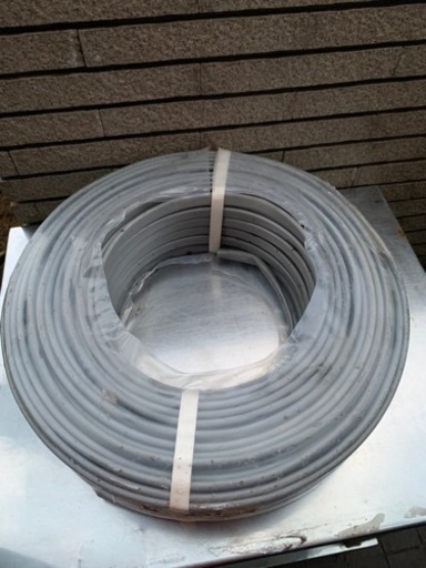 V V F 4芯　未使用品