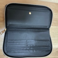 SHIPS財布の画像