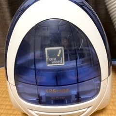 中古　TOSHIBA 掃除機　クリーナー VC-P77E7(KB) 2015年製の画像