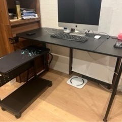 ゲーミングテーブル　ラック付き