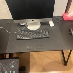 ゲーミングテーブル　ラック付きの画像