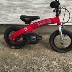 幼児用の自転車の画像