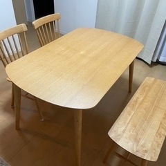 ダイニングテーブル