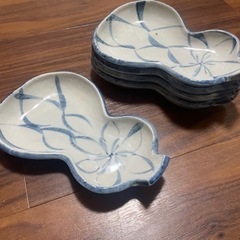 お皿(瓢箪型4枚セット)の画像