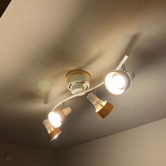 [お譲り先決定] スタイリッシュなシーリングライト　2つセット　電球・リモコン付きの画像