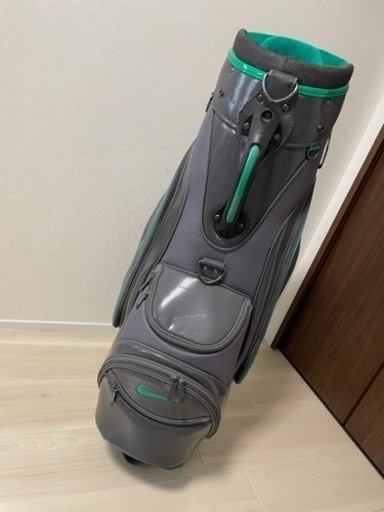 『けいさん手続き中』NIKE ゴルフバッグ