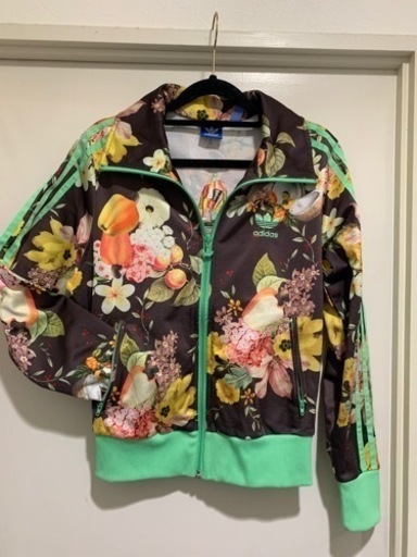 希少⭐︎adidas ボタニカル柄ジャケット