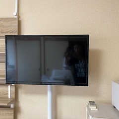 【引き取りのみ】メーカーがわからないテレビ32型、お譲りします。...