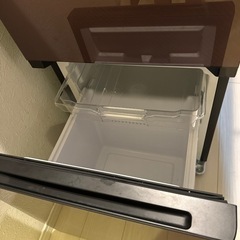 Hisense 冷蔵庫 茶色の画像