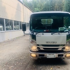 いずすエルフ2017年車‼️‼️‼️