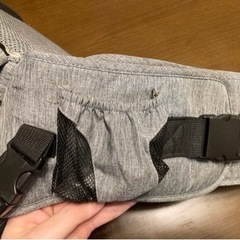 ヒップシート 抱っこ紐[安全ベルト付き改良モデル]の画像