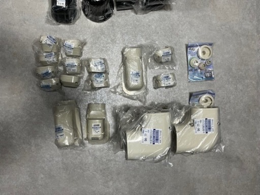 【倉庫保管品】エアコン配管カバー等