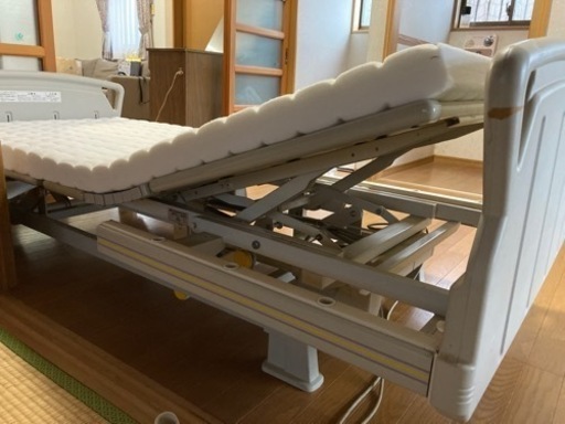 介護用ベッド　パラマウントベッド　キューマアウラ　電動　3モーター