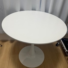 チューリップテーブル
