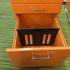 3段デスクワゴン オレンジ（1）の画像