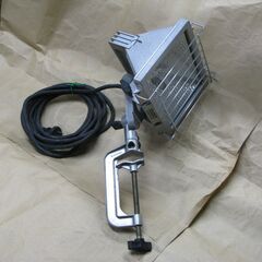 ハロゲン投光器とハンドランプ各２台