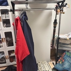 ハンガーラックの画像