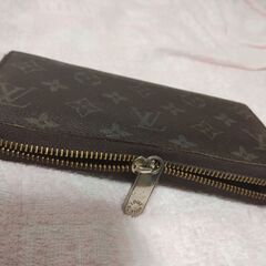 【訳アリ】LOUISVUITTON ルイヴィトン 縦長財布チャック付き