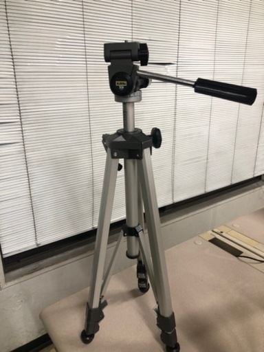 カメラ　三脚
