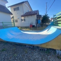 スケートボードのランプ