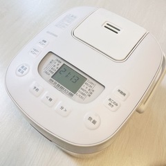 ✨新品同様✨ アイリスオーヤマ 炊飯器 5.5合 50銘柄炊き分け機能 極厚火釜　ホワイト RC-MEA50-Wの画像