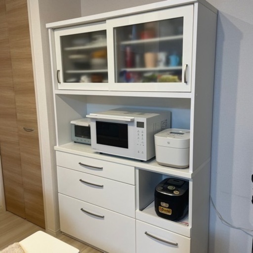 (譲り先決まりました)食器棚