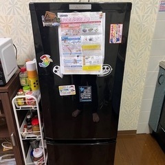 黒い冷蔵庫