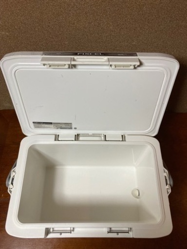 シマノ　クーラーボックス　フィクセルベイシス　30Ｌ