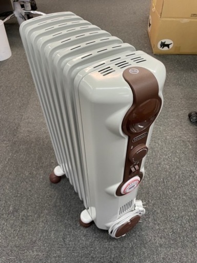 DeLonghi　オイルヒーター　JR0812-BR