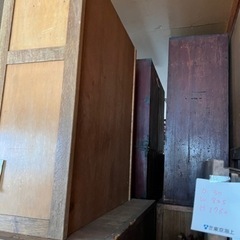 レトロな棚の画像