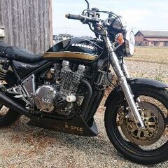 ゼファー1100 カスタム多数 FCR ウオタニ ブレンボ