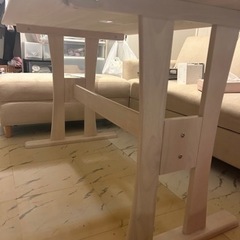 ダイニングテーブルの画像