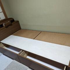 シングルベッド　収納棚付きの画像