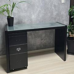 おしゃれな　ガラス机　IKEA