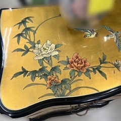 J3032 中国民芸家具 金箔家具 シノワズリ柄 箪笥 クリーニング済みの画像